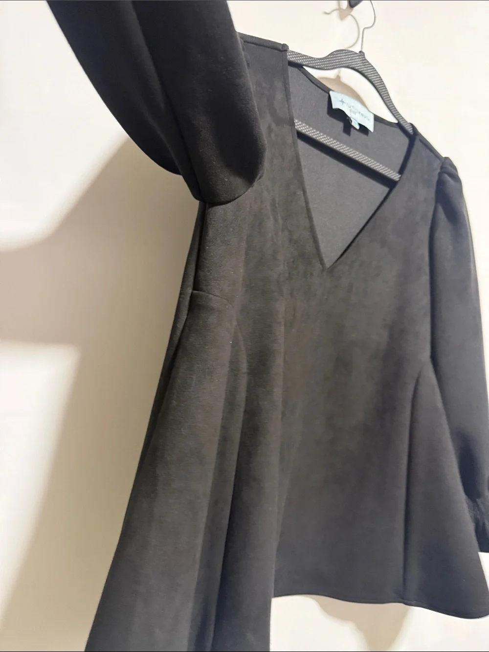 Tuckernuck Black Faux Suede V-Neck Peplum Puff Sleeve Top XS Smocked Cuffs
